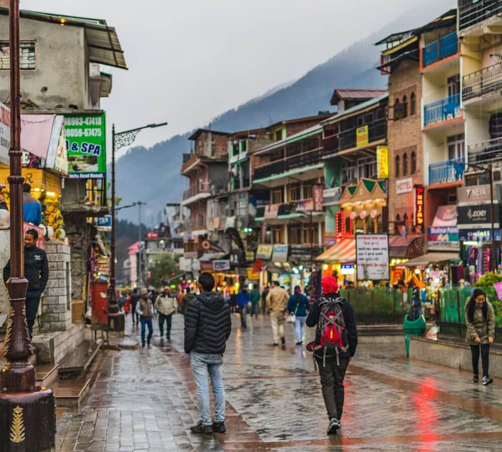 mall road manali